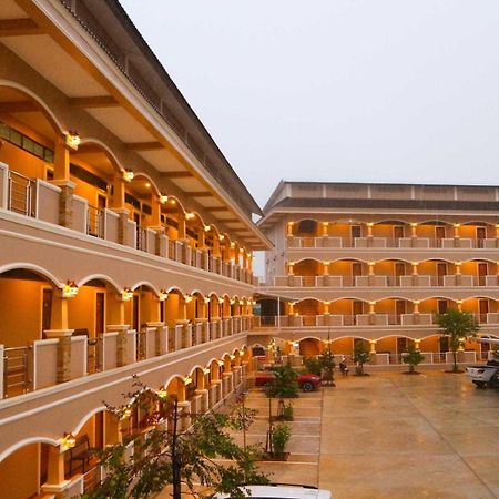 Capital O 75521 Sang Siri Apartment ساموت سونكرام المظهر الخارجي الصورة