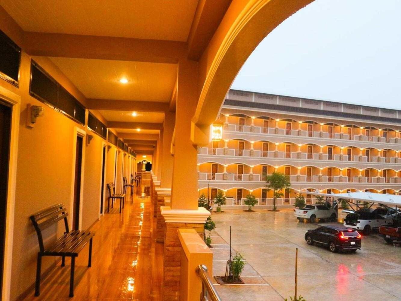Capital O 75521 Sang Siri Apartment ساموت سونكرام المظهر الخارجي الصورة