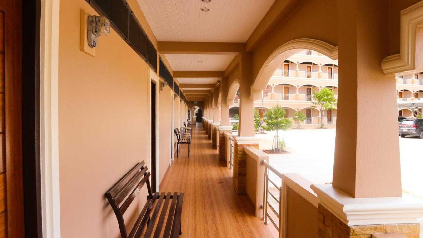 Capital O 75521 Sang Siri Apartment ساموت سونكرام المظهر الخارجي الصورة