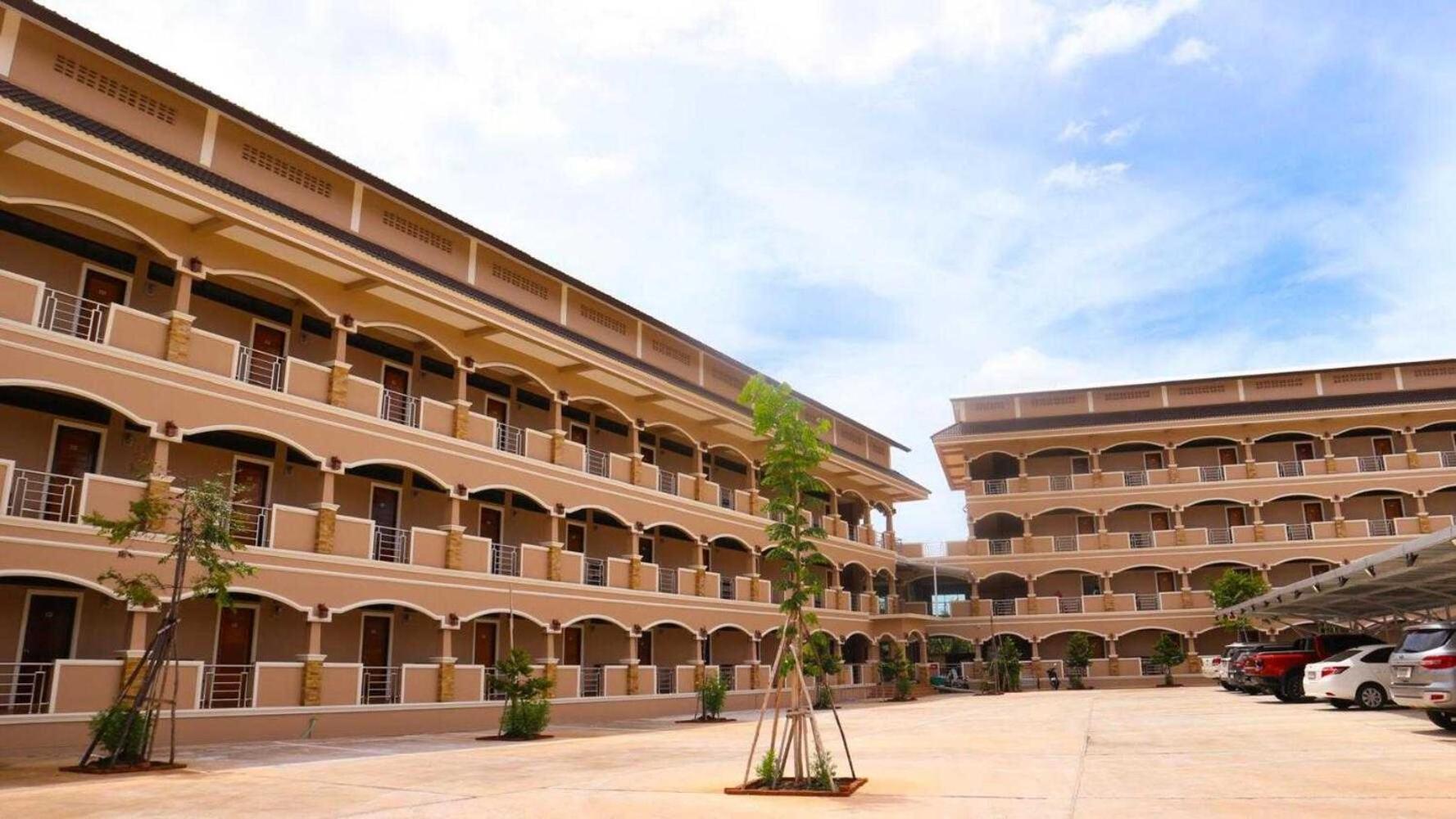 Capital O 75521 Sang Siri Apartment ساموت سونكرام المظهر الخارجي الصورة