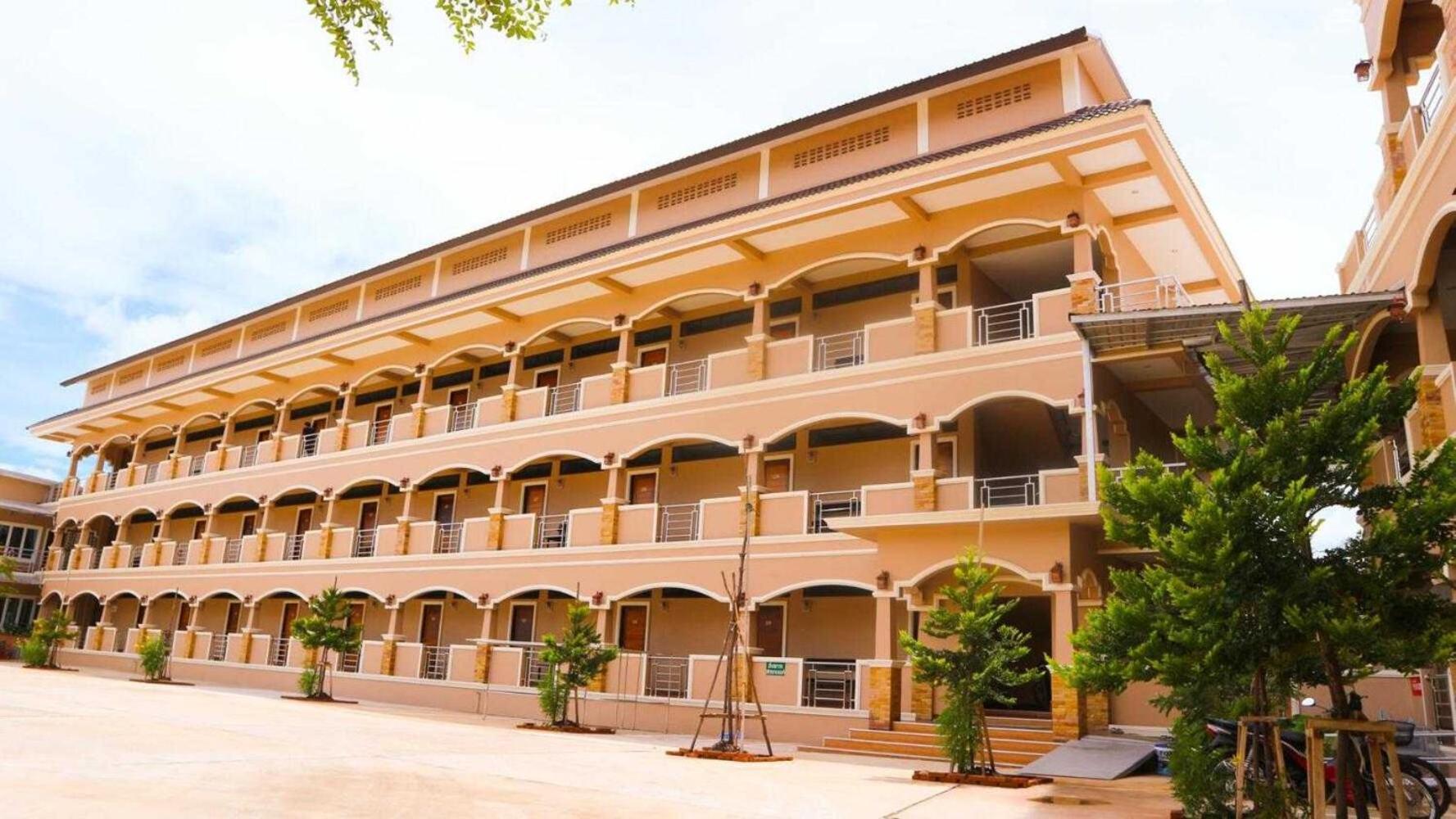 Capital O 75521 Sang Siri Apartment ساموت سونكرام المظهر الخارجي الصورة